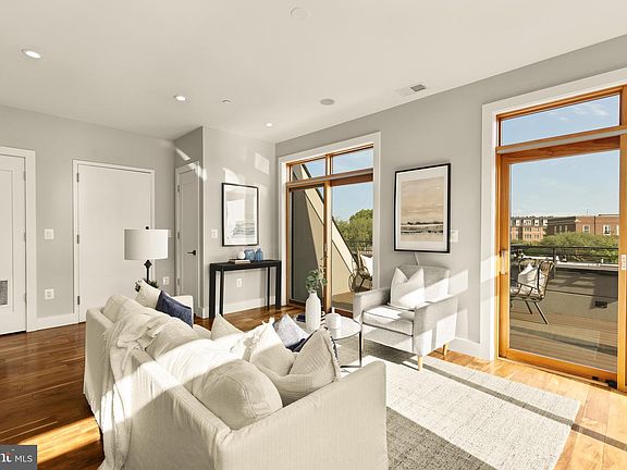 5th image of 1337 K St SE #Penthouse 3