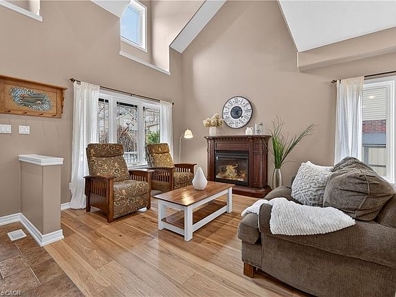 3rd image of 17 Heathcote Ct