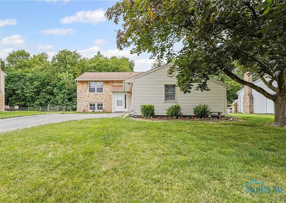 1st image of 26889 Oakmead Dr