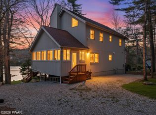 154 N Lake Shore Dr, Dingmans Ferry, PA 18328