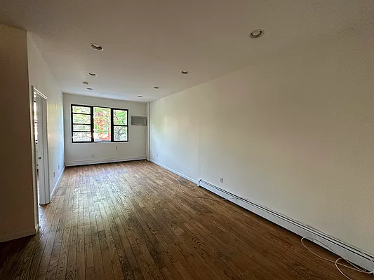 Rented by Premier Metro Realty Corp | media 11