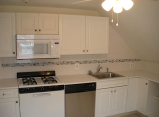 92 Prospect St FLOOR 3, Pawtucket, RI 02860