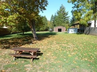 931 NE Johnson St, Myrtle Creek, OR 97457