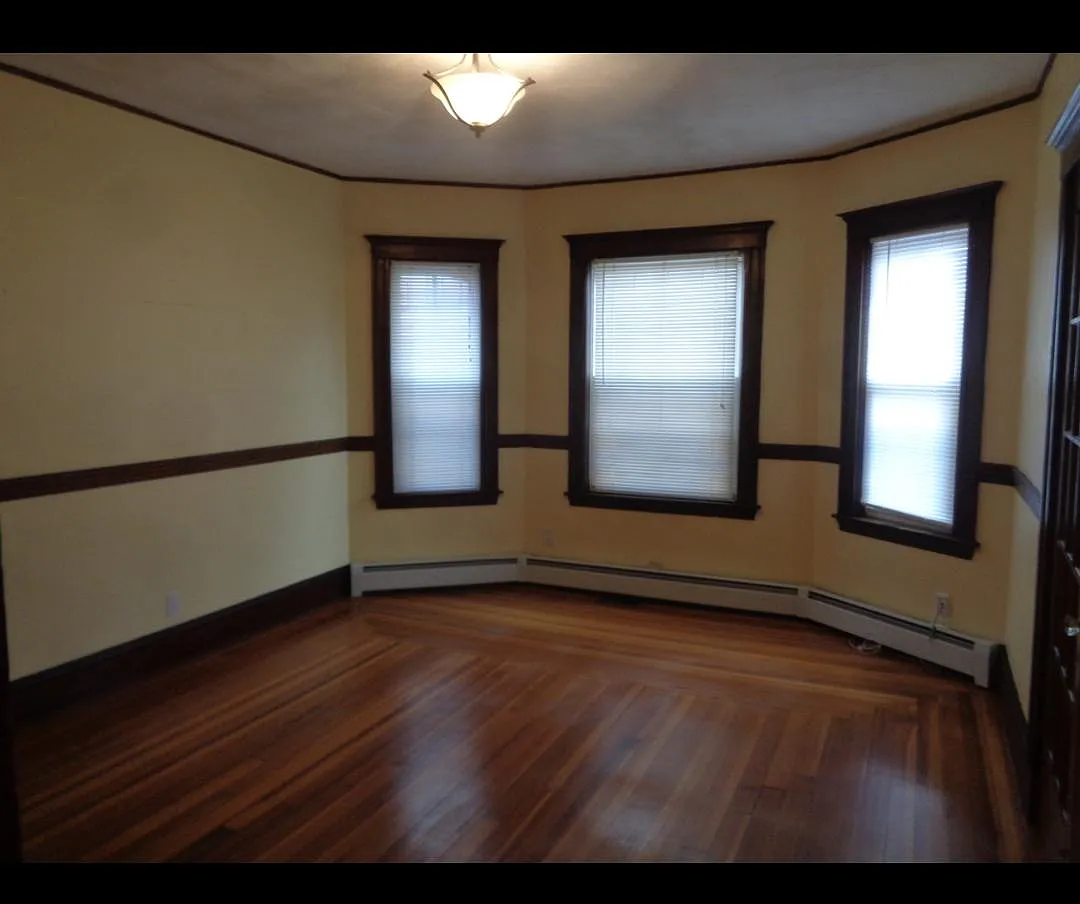 2 bed, 1000 sqft, $2,650 — Photo 3