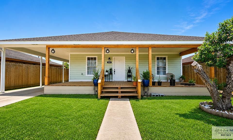 1st image of 2076 Woodstone Dr