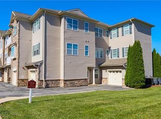 6715 Pioneer Dr, Macungie, PA 18062