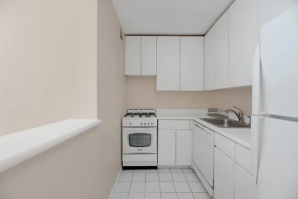 Rented by Douglas Elliman | media 3