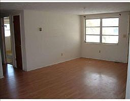3rd image of 3725 Cedarwood Dr