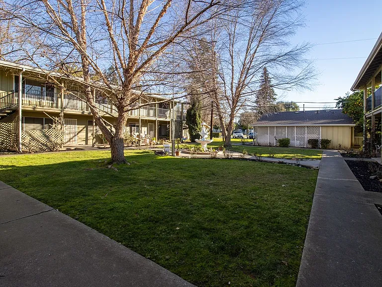 Fairhaven Estates — Photo 32
