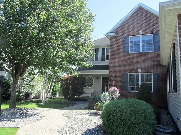 2nd image of 19 Brighton Ct