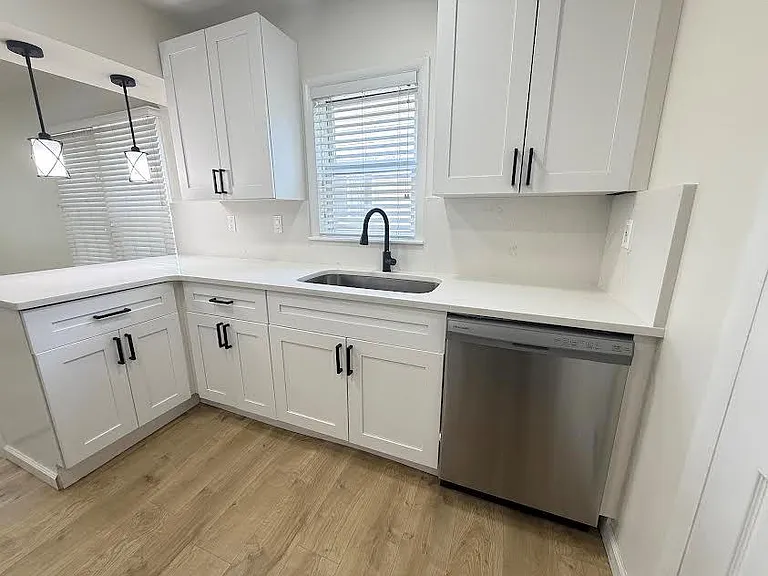 540 Camden St — Photo 4
