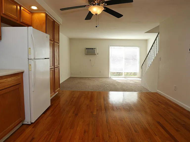 Townhouse East — Photo 6