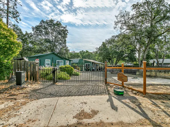 178 Cedar St, Shady Cove, OR 97539