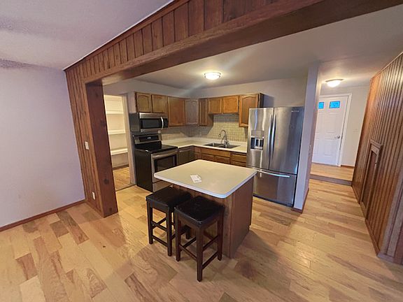4th image of 1032 Union Dr