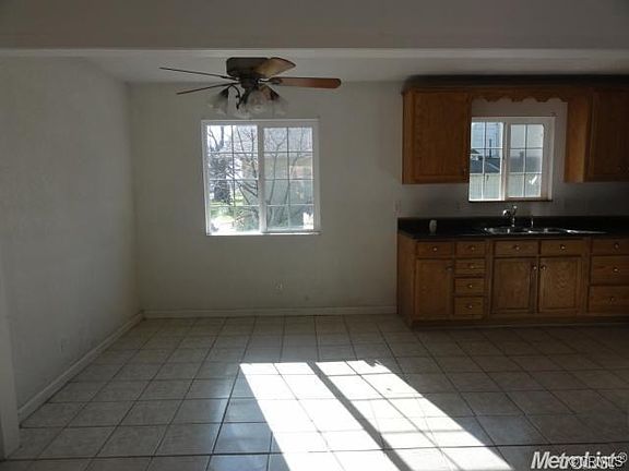 4th image of 7039 Vine Ave