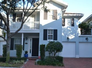 1027 E Heritage Club Cir, Delray Beach, FL 33483