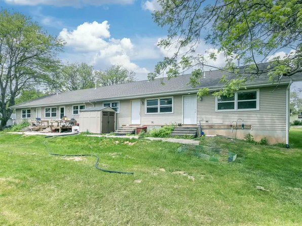 311-313 Pleasant Dr, Cambridge, WI 53523