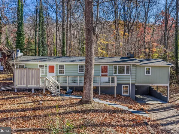 572 Johnnycake Ln, Harpers Ferry, WV 25425