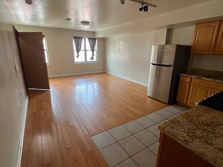 1125 Hamilton St #B — Photo 4