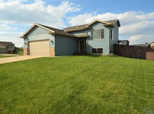 5701 W Bream Dr, Sioux Falls, SD 57107