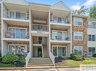 52 Willow Ct, Hamilton, NJ 08619