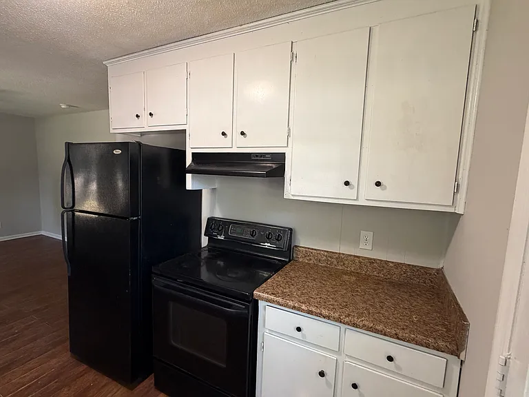 3206 Dearborn Dr — Photo 4