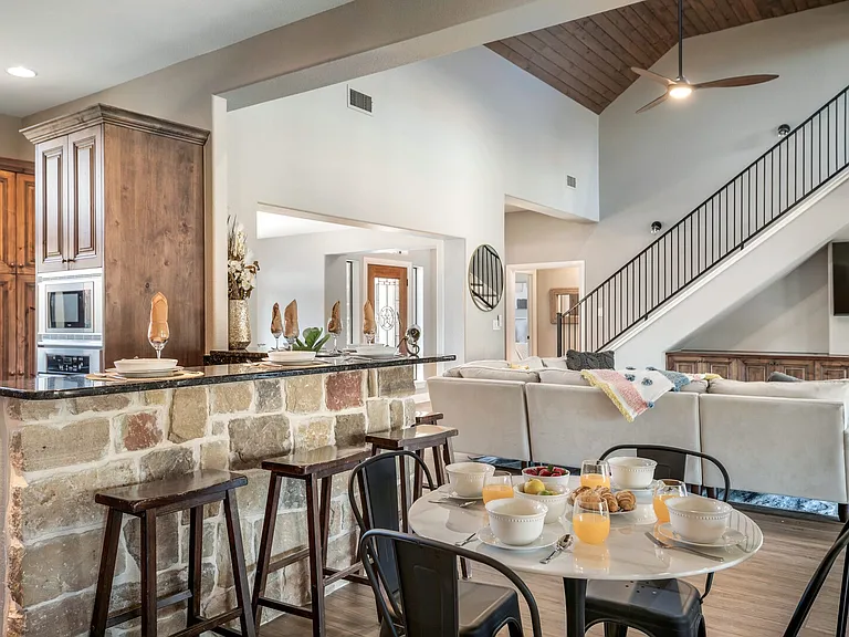 Lazy Oaks Ln — Photo 16