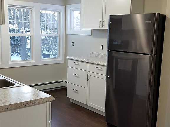 2nd image of 418 Ives Ave #2