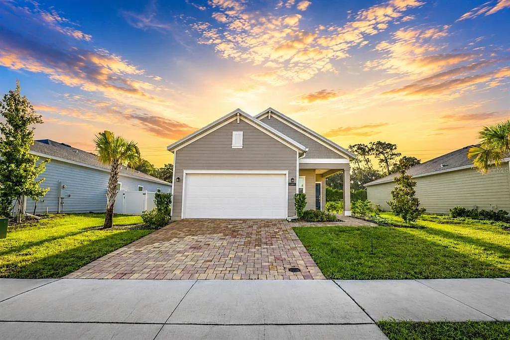 3 bed, 2.5 bath, 1950 sqft, $2,100 — Photo 1
