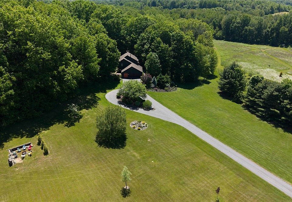 1st image of 447 Howland Rd