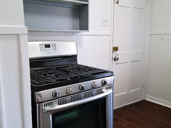 3rd image of 103 W Oakview Pl APT 3
