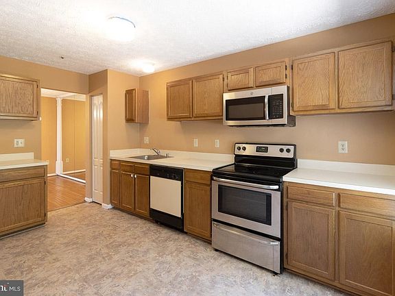 5th image of 16103 Brookmead Ct