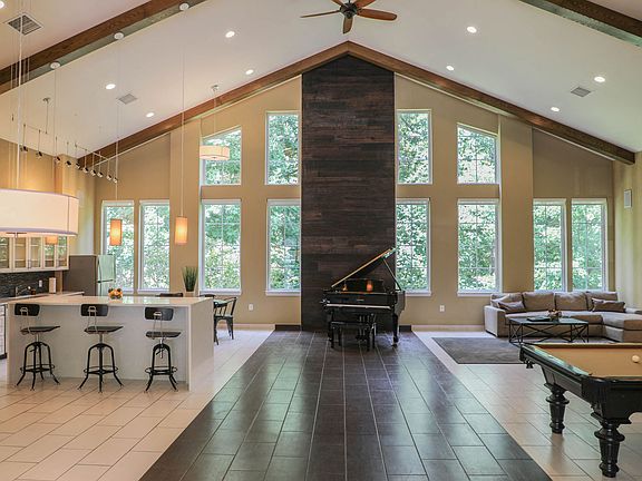 Cascades Clubhouse