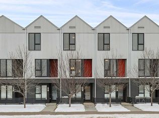 3525 W 69th St NW, Calgary, AB T3B 6E8