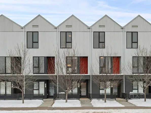 3525 W 69th St NW, Calgary, AB T3B 6E8