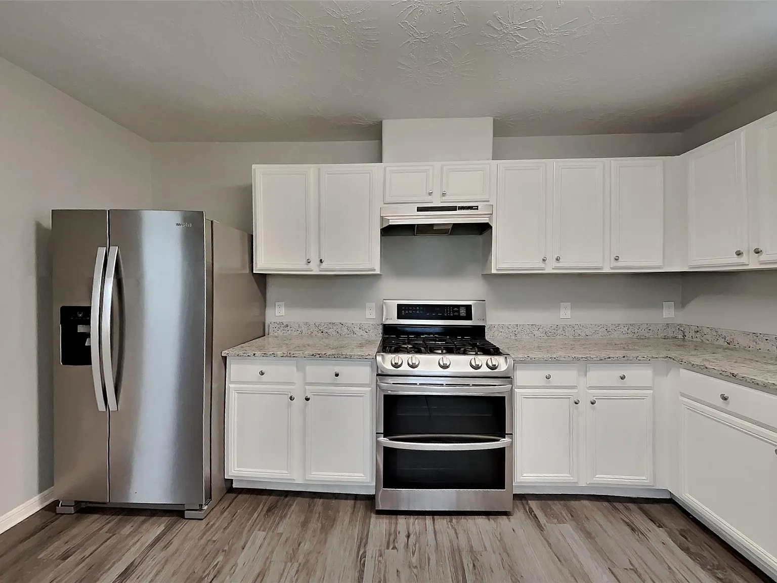 4 bed, 2.5 bath, 2060 sqft, $2,195 — Photo 4