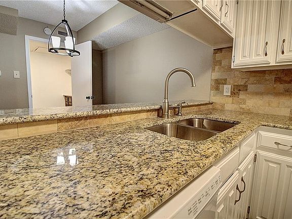 5th image of 333 Melrose Dr APT 5A