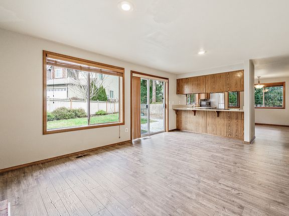 3rd image of 4521 186th Ave SE