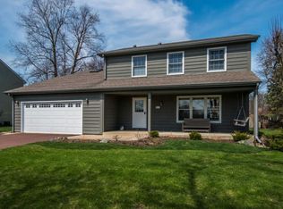 800 Gray St, St Charles, IL 60174