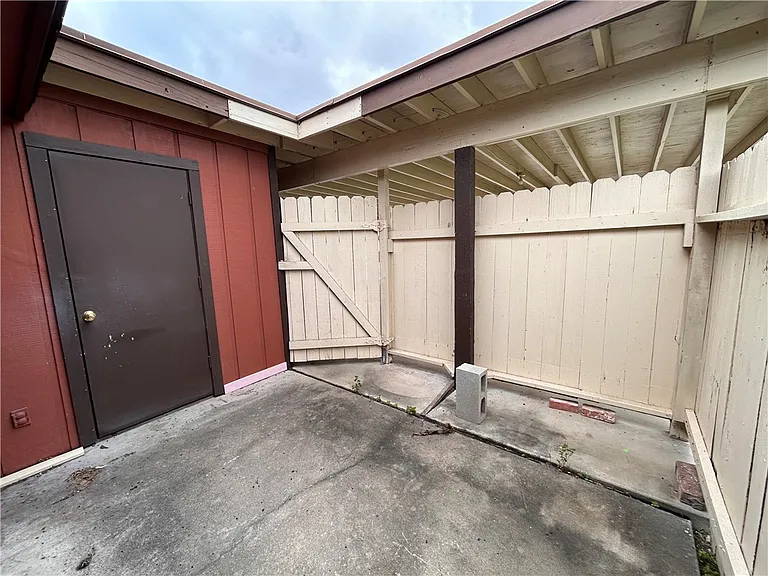 4217 Acushnet Dr #D — Photo 22
