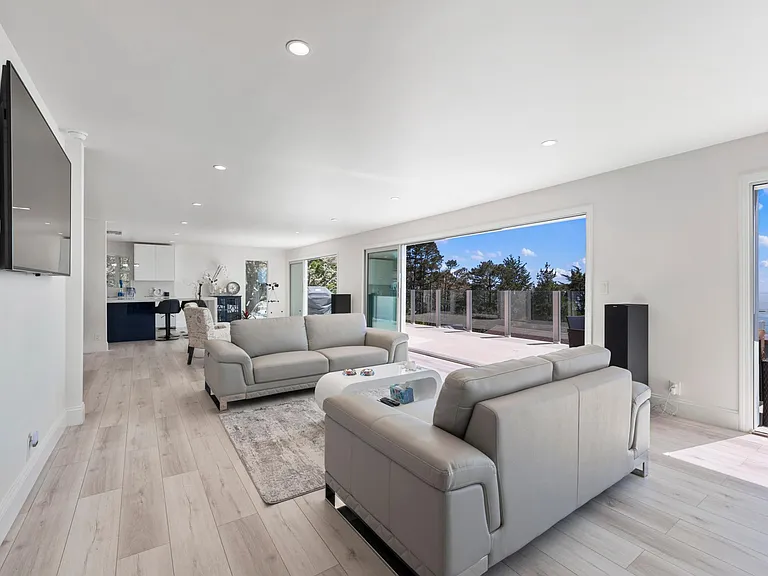 763 El Granada Blvd — Photo 6