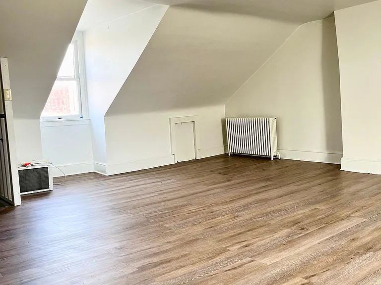 305 E Chestnut St #2 — Photo 9