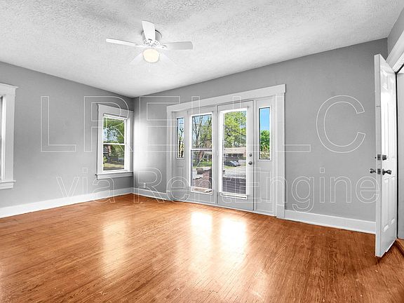 3rd image of 126 N Longworth Ave #2