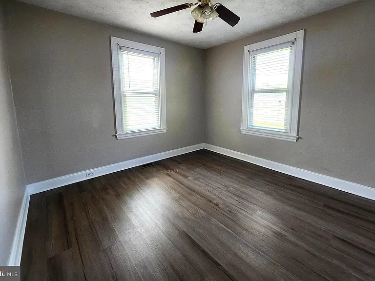 12932 Eastern Ave — Photo 10