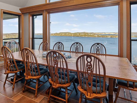 3rd image of 200 Oyster Bay