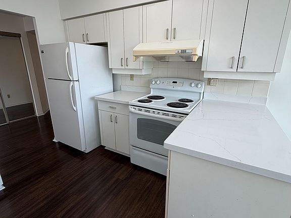 4th image of 175 Bamburgh Cir #1609