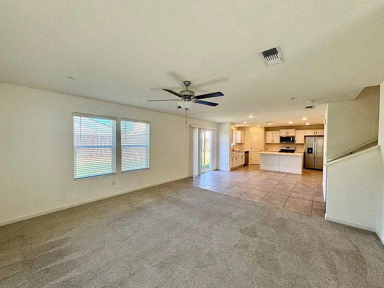 1809 Columbia Dr — Photo 3