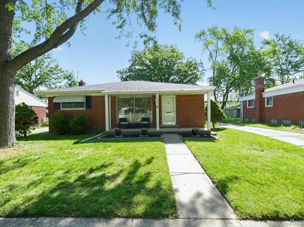 512 Redwood Dr, Troy, MI 48083