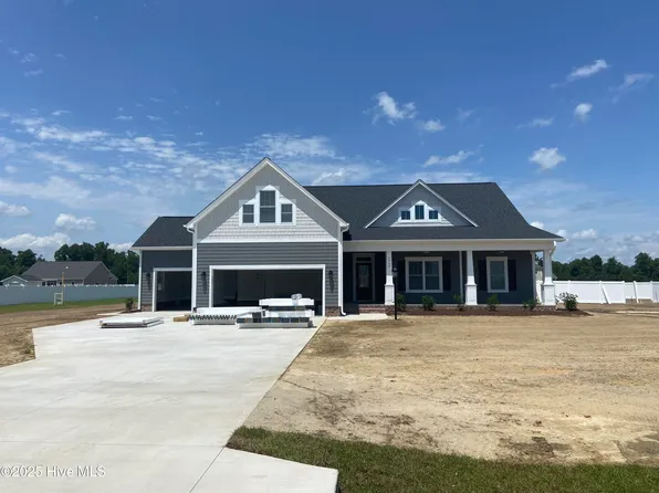 2749 Windflower Lane, Grimesland, NC 27837