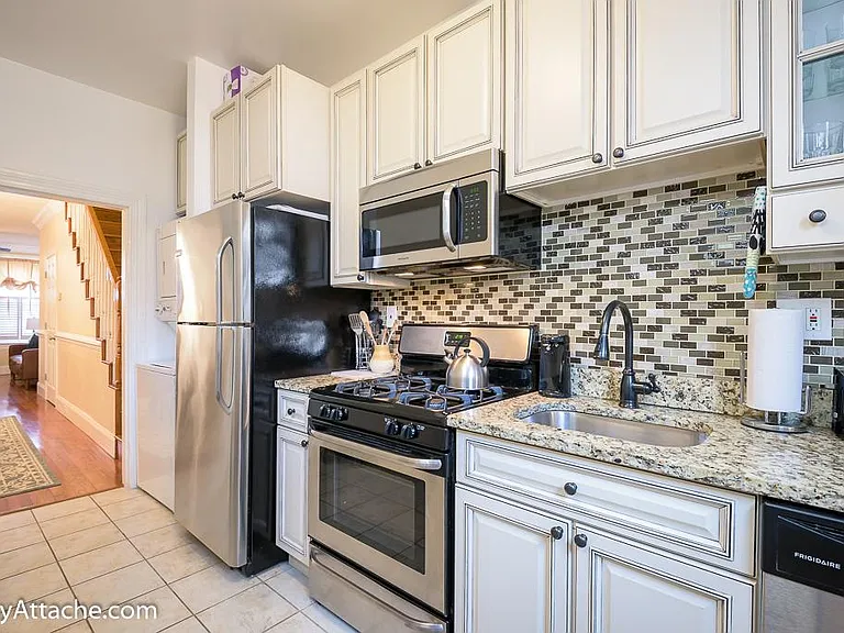 316 3rd St NE — Photo 8